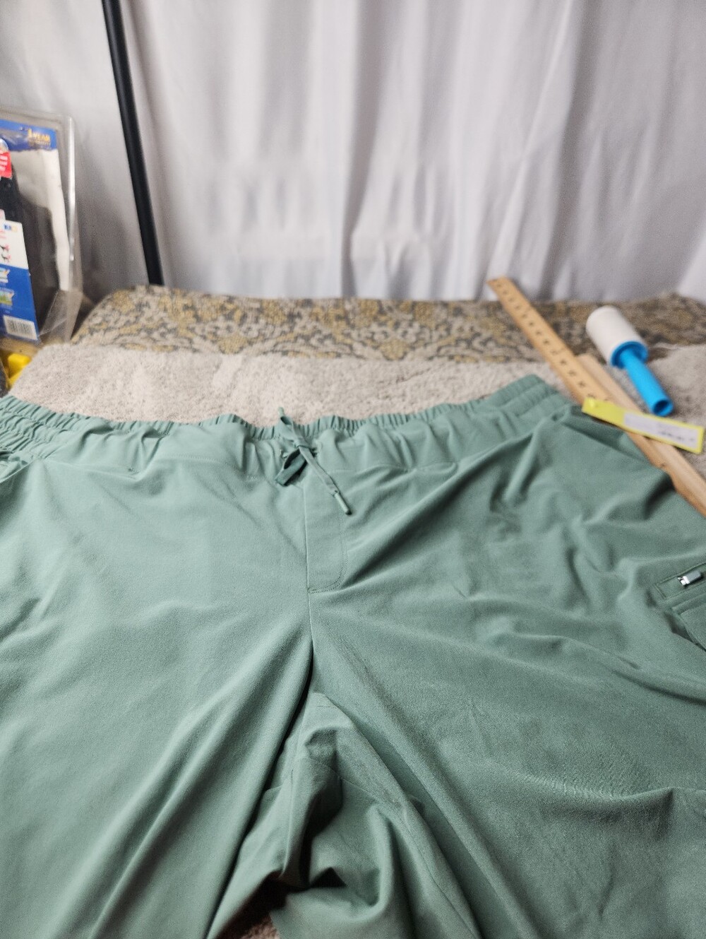 Women's Active Light Mid-Rise Cargo Joggers - All In Motion Moss Green 3X - Picture 3 of 15